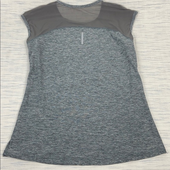 Reebok Workout Top with Mesh Shoulder Detail - Picture 5 of 6